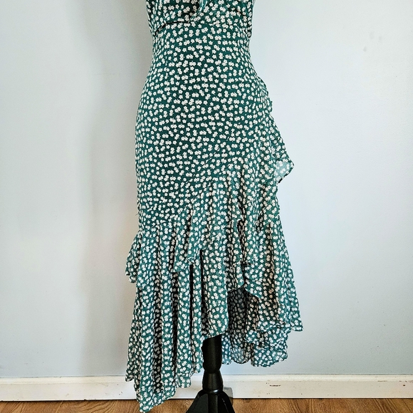 C/MEO Collection Green Floral Ruffle V-neck & Tiered Skirt Maxi Dress Size XS - Picture 2 of 9
